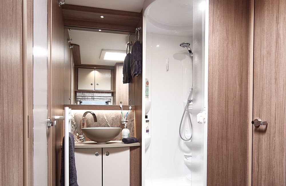 2021 Coachman Laser 665
