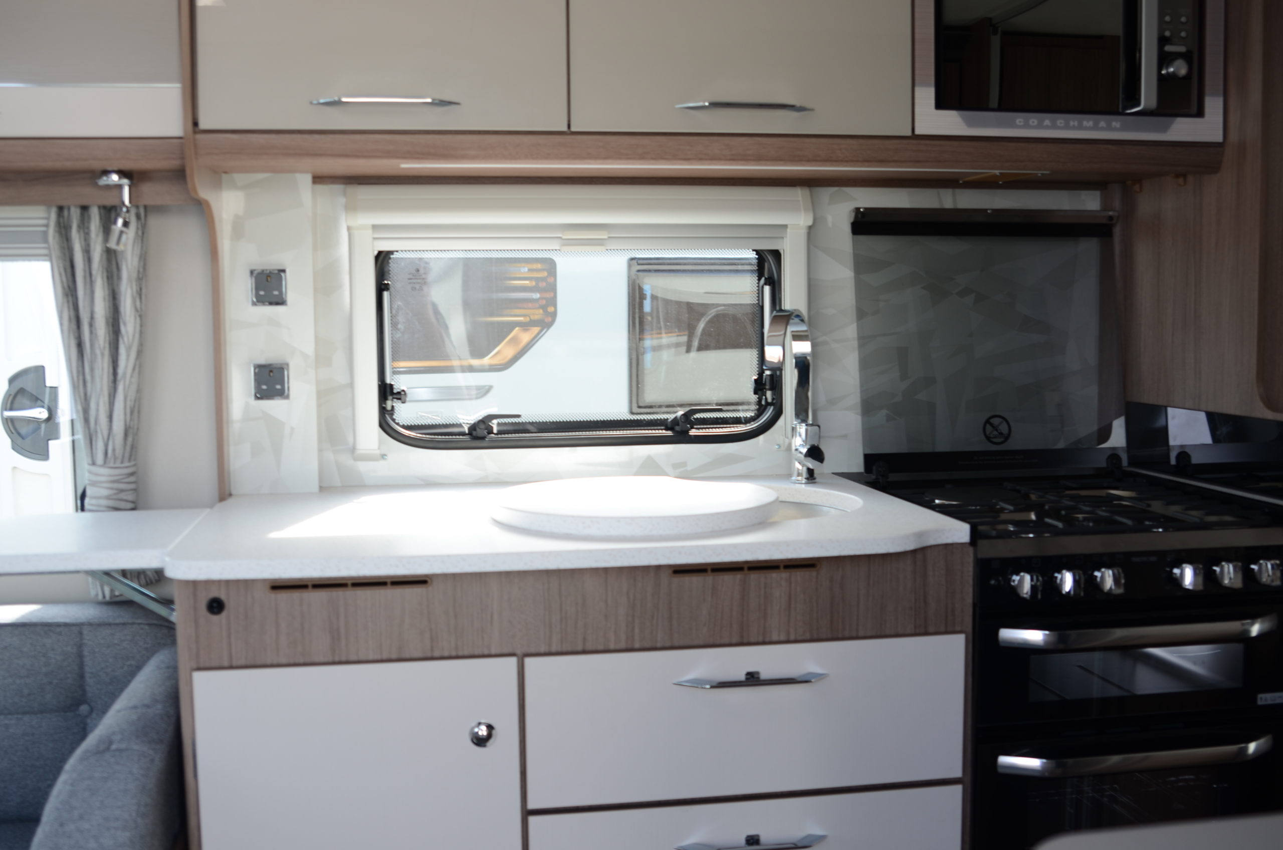 2021-coachman-laser-675-7