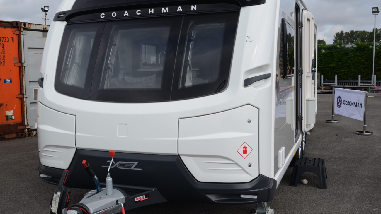2021-coachman-laser-875-14