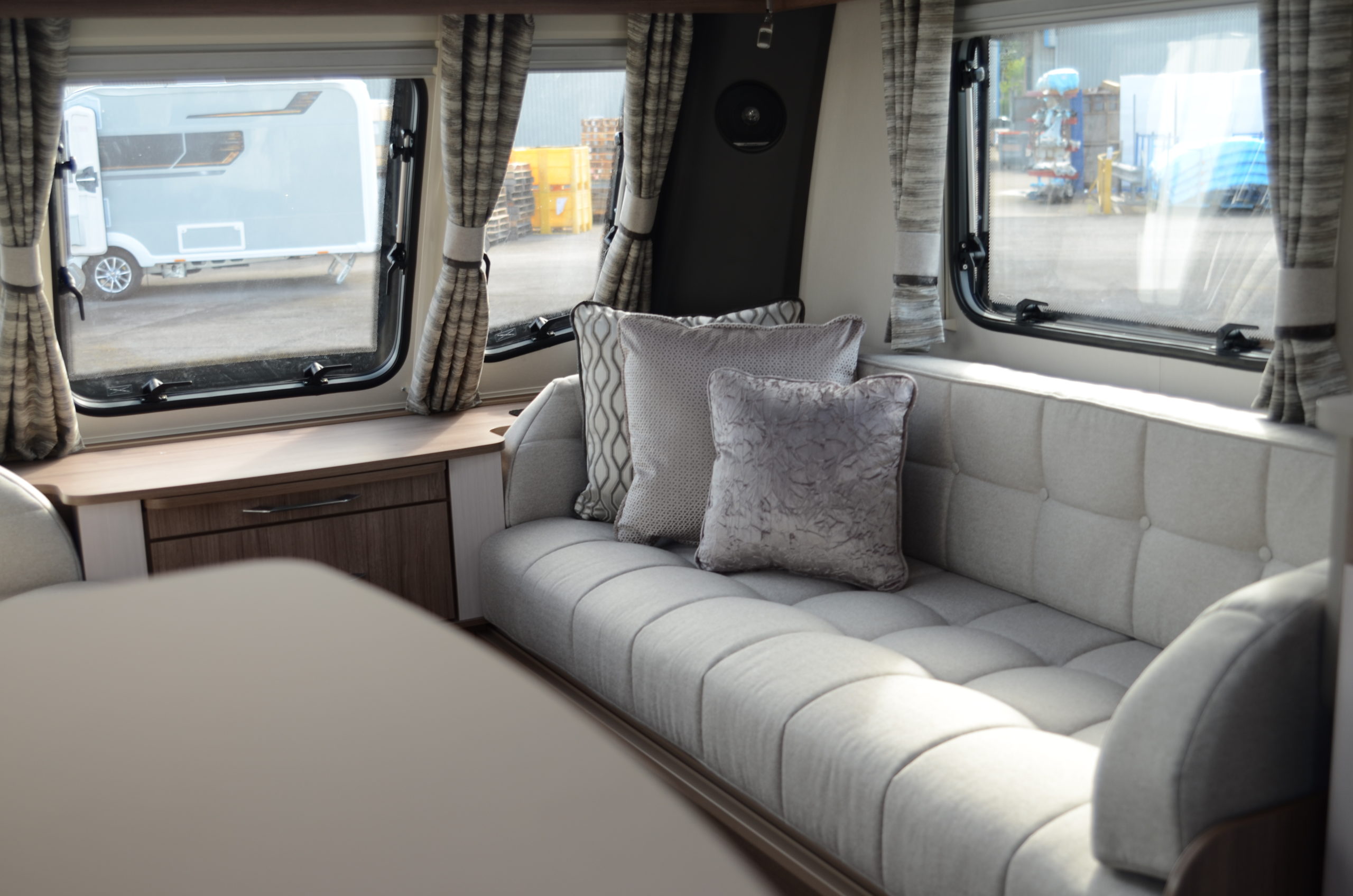 2021 Coachman VIP 460