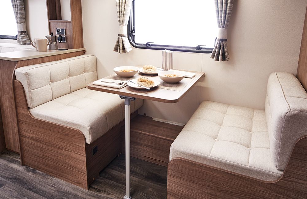 2021 Coachman VIP 520