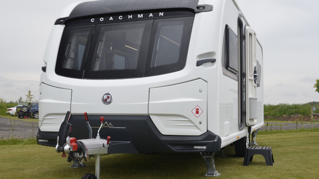 2022-coachman-lusso-1-2