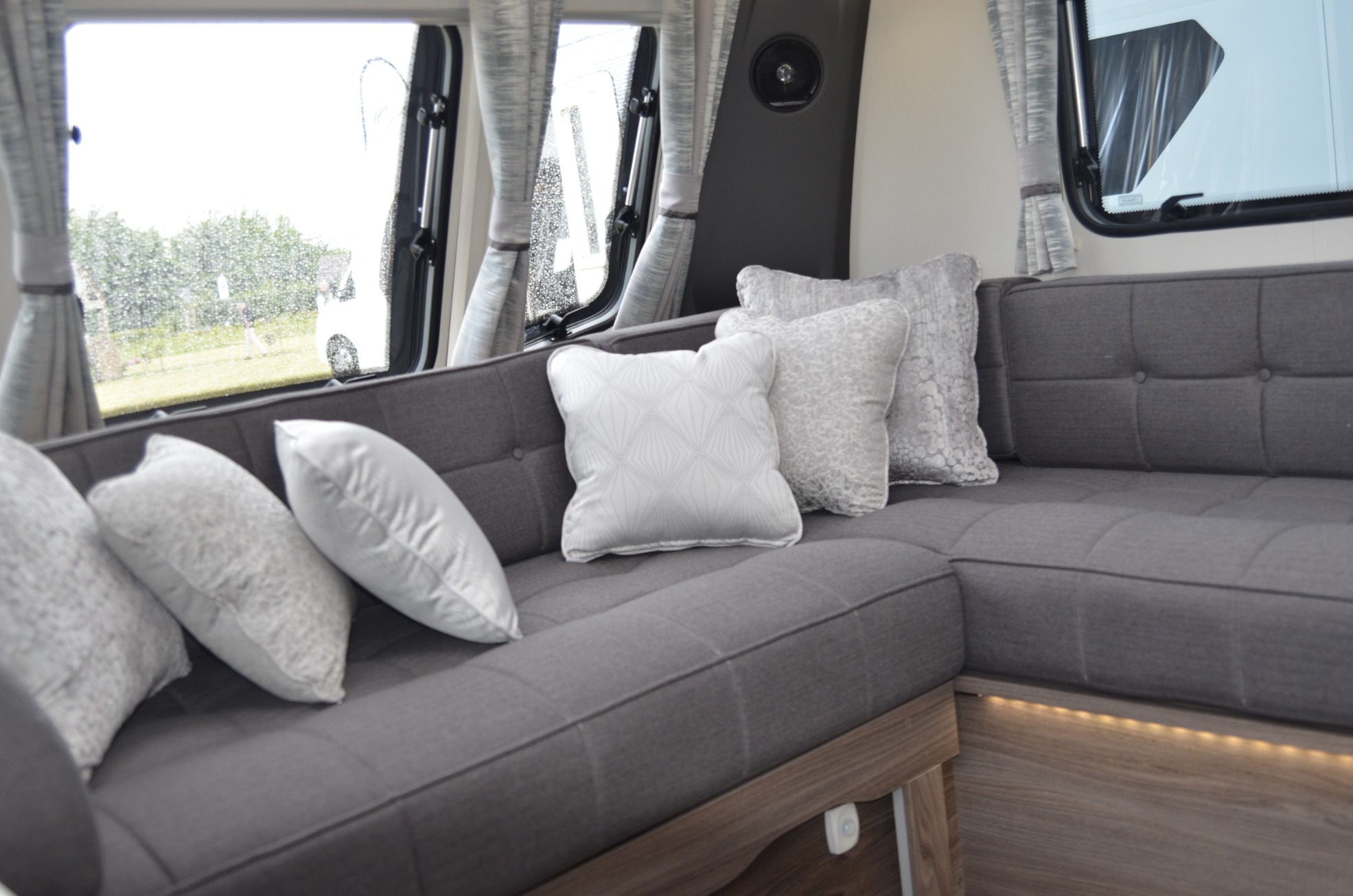 2022-coachman-lusso-2-20