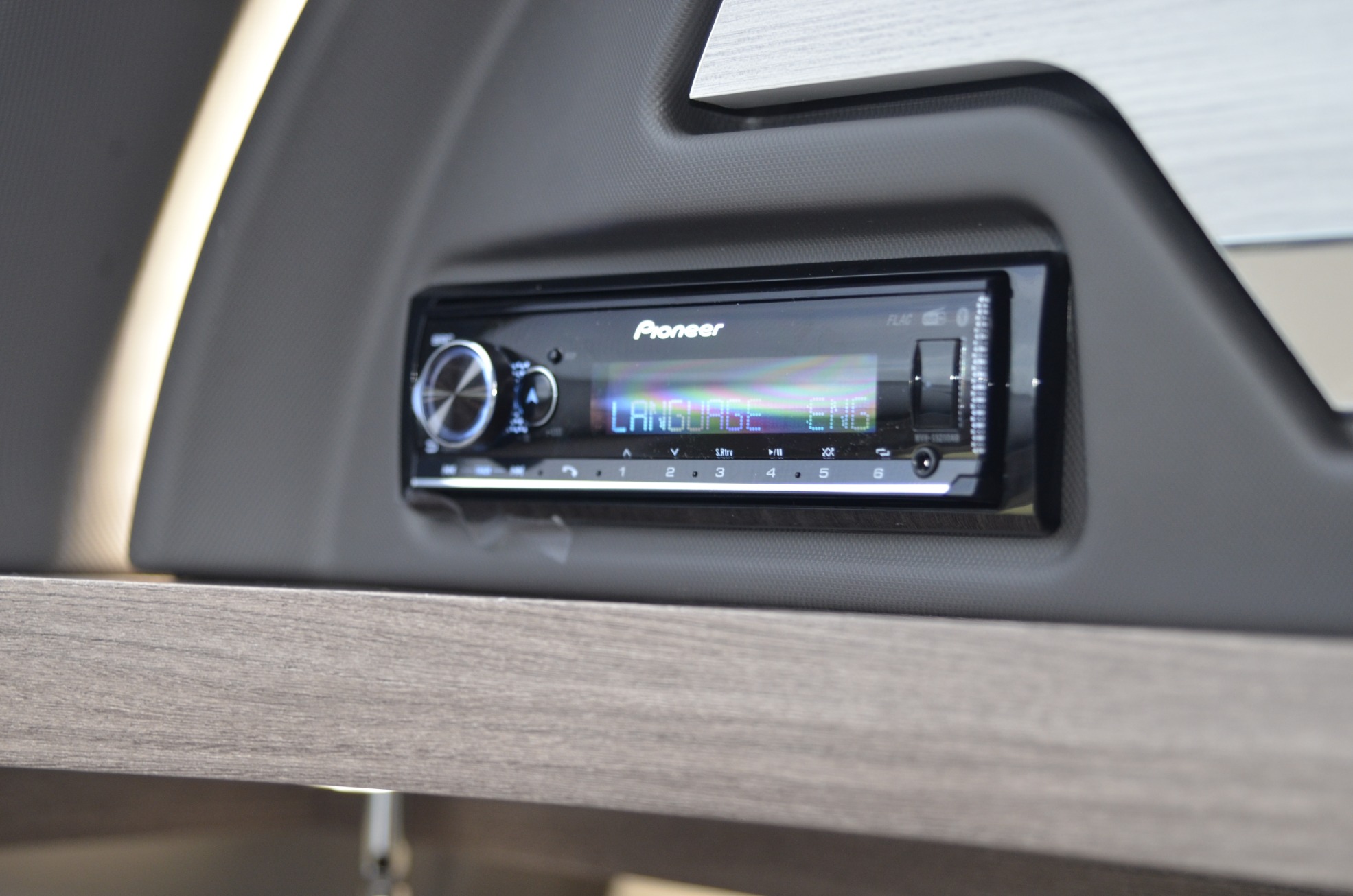 2022-coachman-lusso-2-35